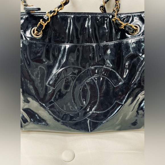CHANEL 1995 24K Gold Hardware CC Logo Patent Leather Petit Shopping Tote Bag - Picture 11 of 15